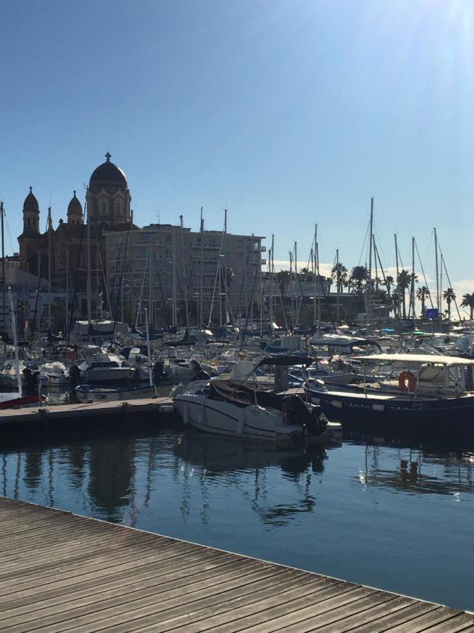 Appart T2 Saint Raphael - Valescure Apartman Kültér fotó